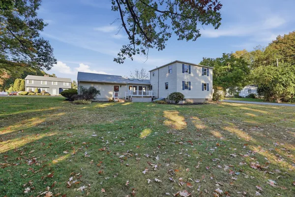 8 SELWYN RD