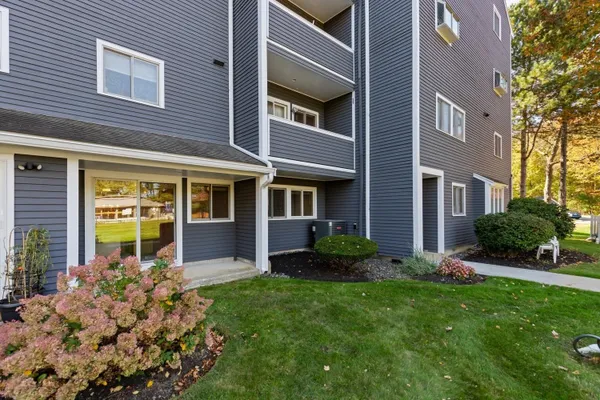 400 COLONIAL DR 21
