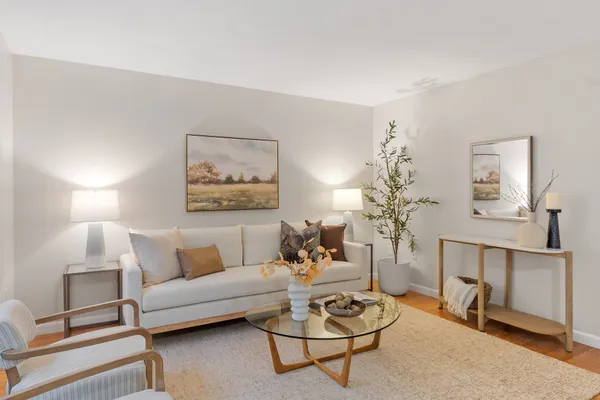 4302 DEERFIELD CIR 4302