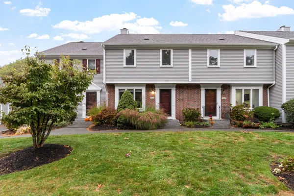 4302 DEERFIELD CIR 4302