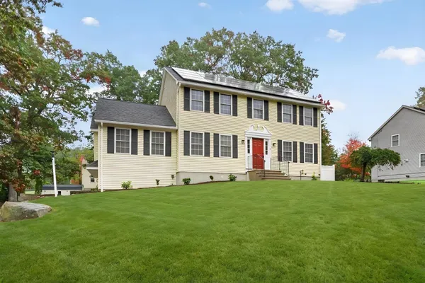 16 HORSESHOE LN