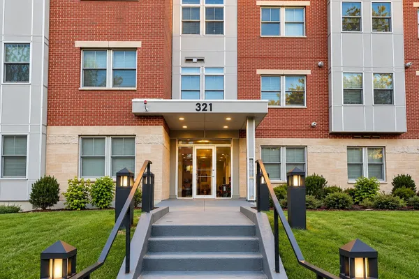 321 HAMMOND POND PKWY 103