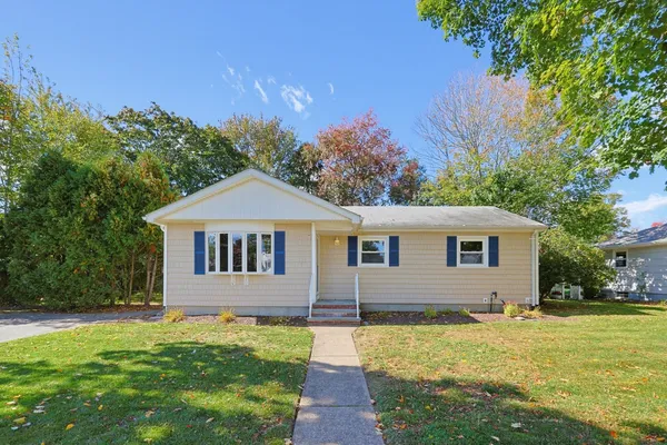 51 ROBIN LN