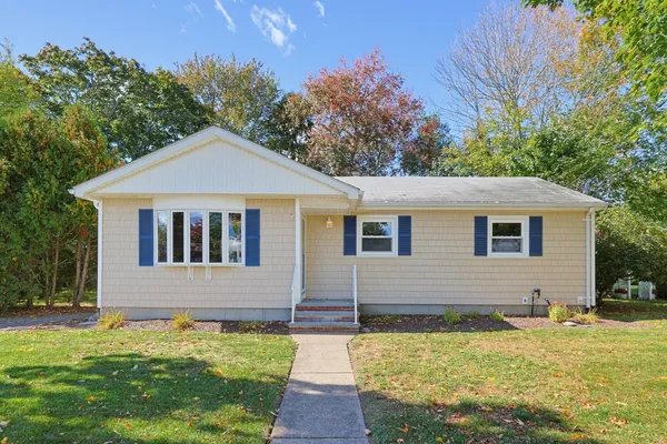 51 ROBIN LN