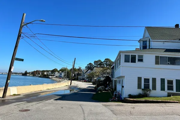 27 FORE RIVER AVE