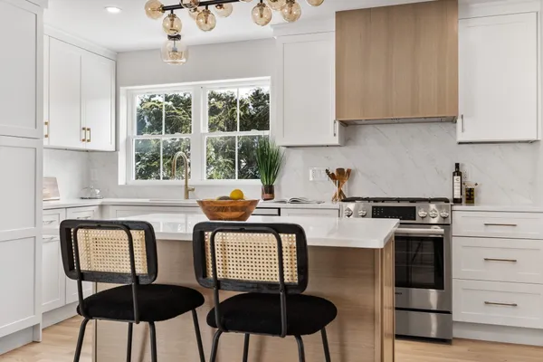 122 WOODRUFF AVE 122