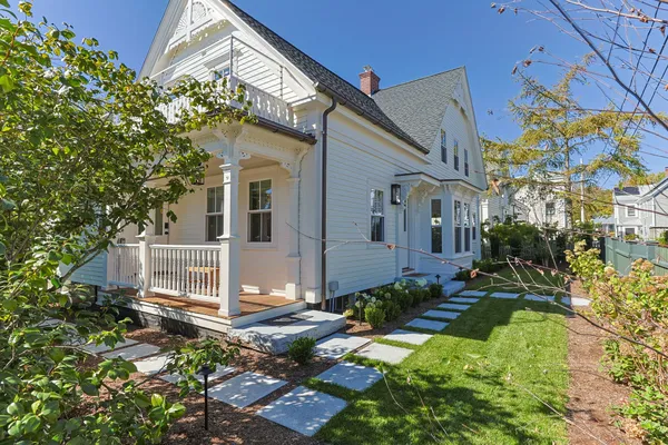 6 WASHINGTON AVE
