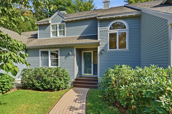 4 DEERGRASS LN 4