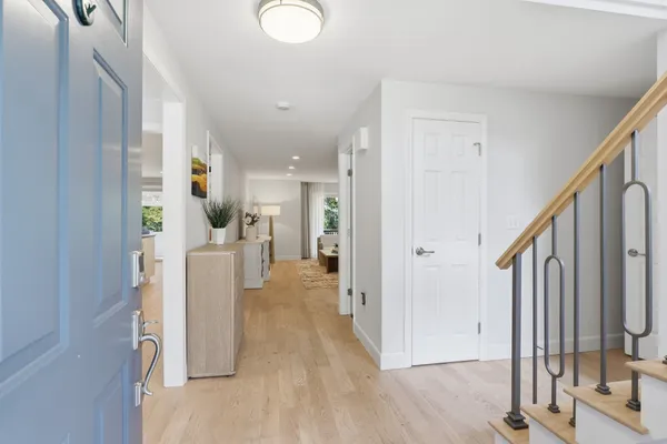 4 DEERGRASS LN