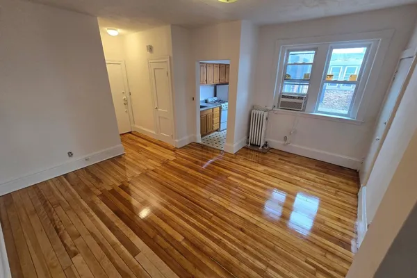 18 GLENVILLE AVE 3A