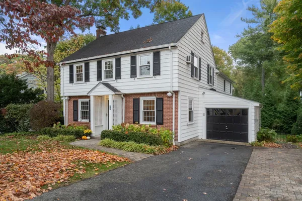 11 MARTIN RD