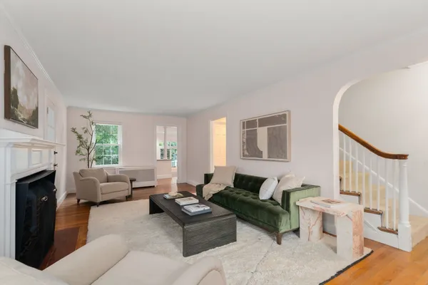 11 MARTIN RD