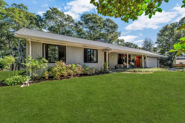 885 SHORE RD