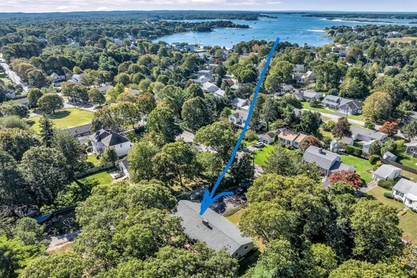 885 SHORE RD