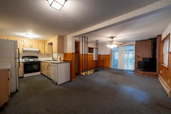 18 LANEN AVE