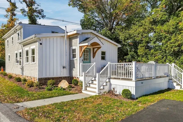 226 SANFORD RD