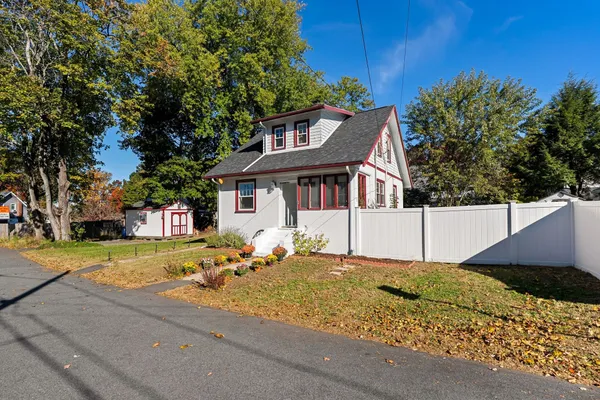 23 FAIRVIEW AVE