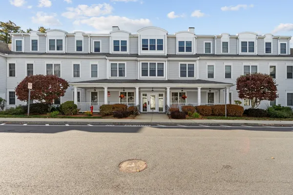 27 HARTLAND WAY 106