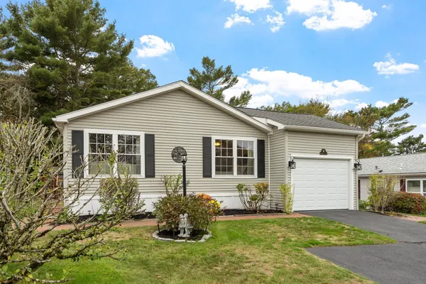 19 HEADLANDS DR