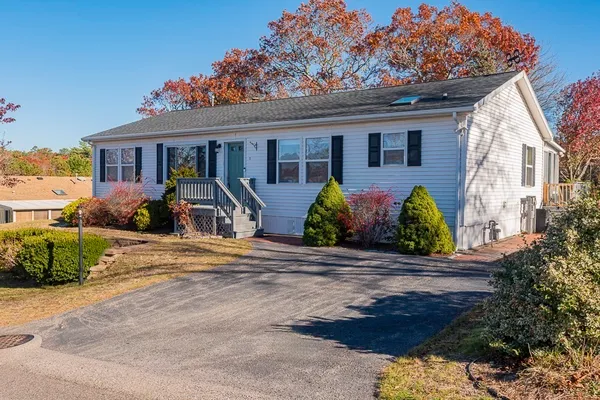 9 HEADLANDS DR