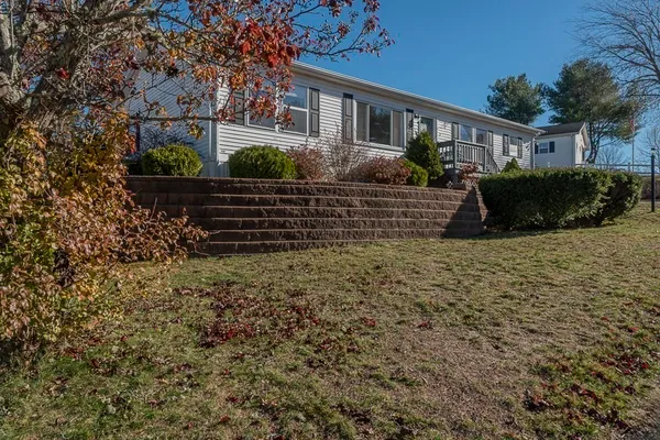 9 HEADLANDS DR