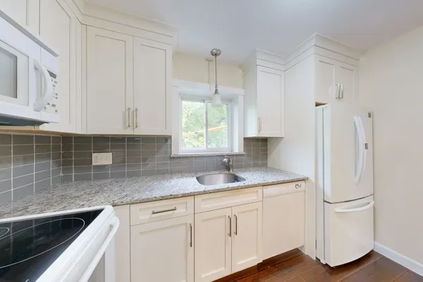 89 WALNUT ST 5