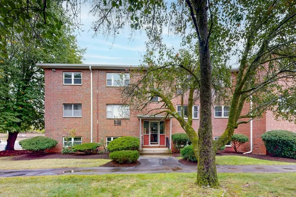 89 WALNUT ST 5
