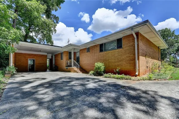 2826 MARLIN DR