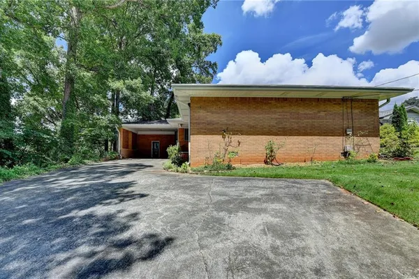 2826 MARLIN DR