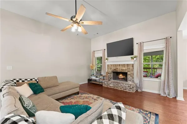 494 KATHERINE DR