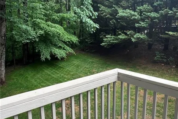 4622 MIDDLEBORO LN