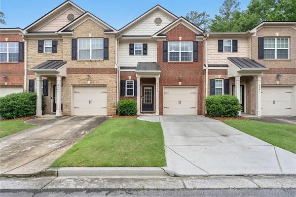 3063 THORNBURY TRCE