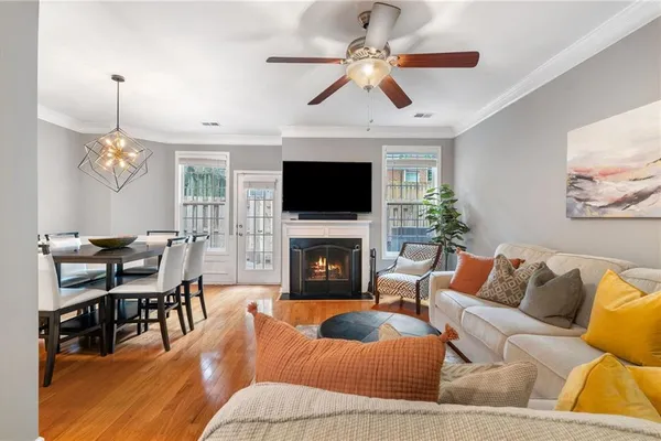 3063 THORNBURY TRCE