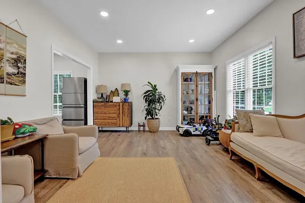 3960 OAK PARK DR