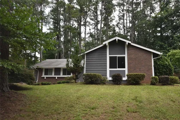 1288 CRESCENT DR