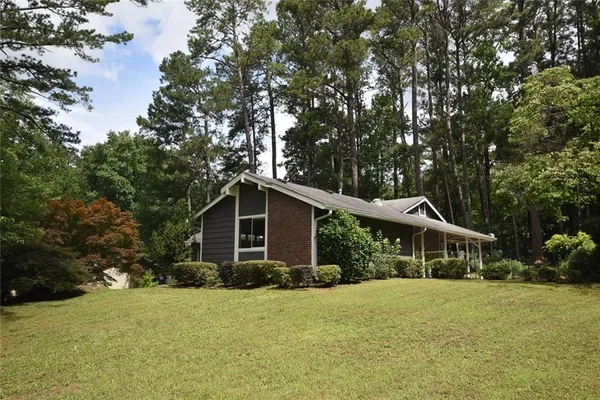 1288 CRESCENT DR