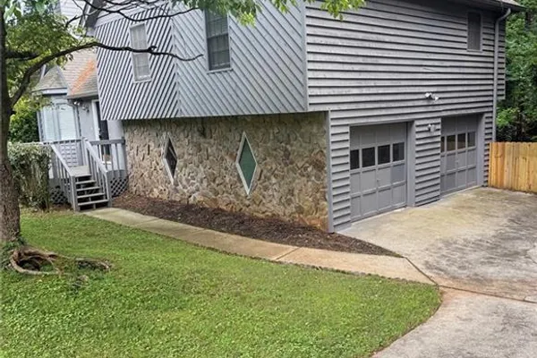 105 ARBOUR RUN
