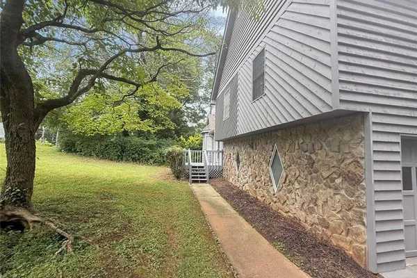105 ARBOUR RUN