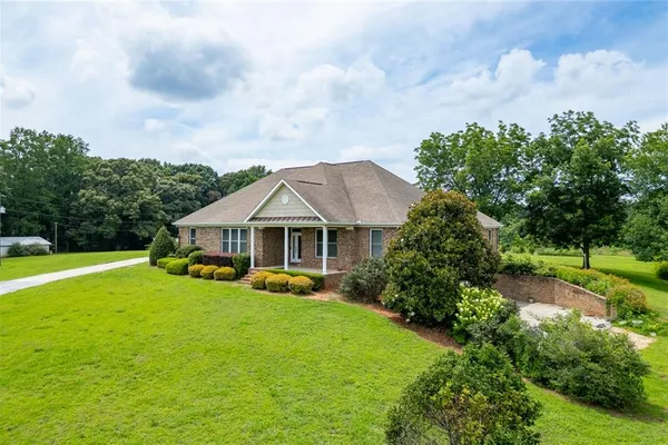 563 MARTIN RD