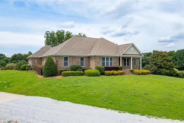563 MARTIN RD