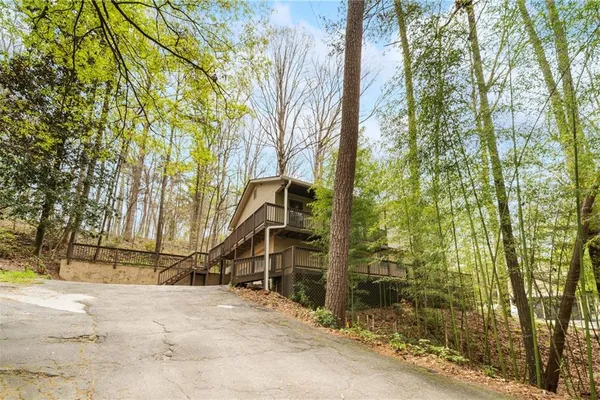 5121 HEATHER RD