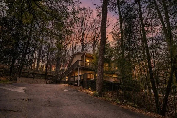 5121 HEATHER RD