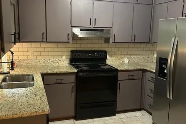 4480 WOOD HOLLOW CT