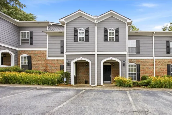 212 SUMMER PL