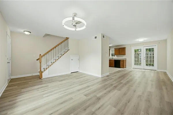 212 SUMMER PL