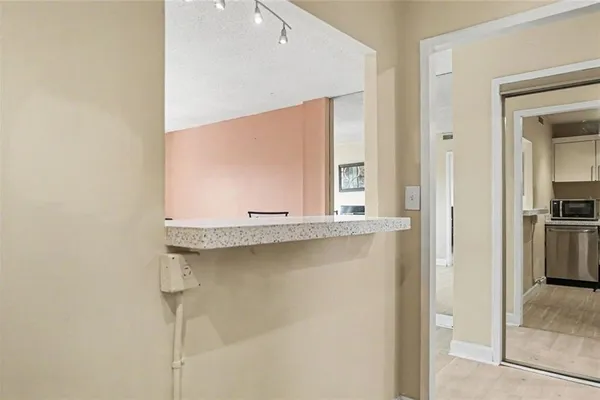 2285 PEACHTREE RD 909