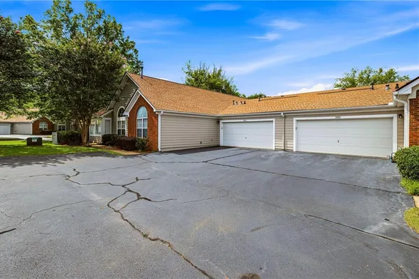 3783 VINEYARDS LAKE CIR 21