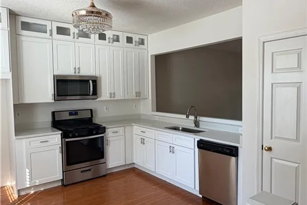 4645 VALAIS CT 107