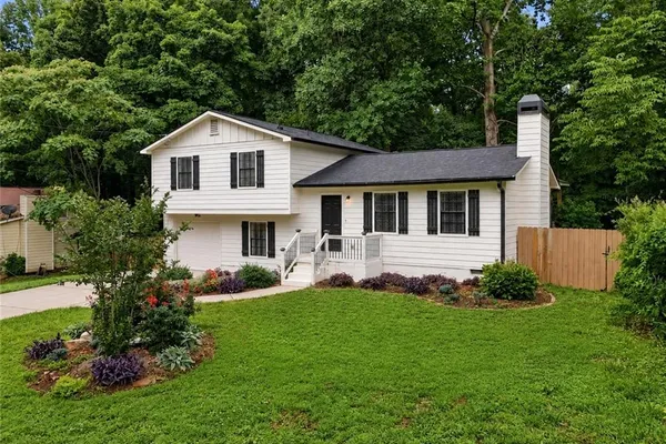3651 SILVER LEAF LN