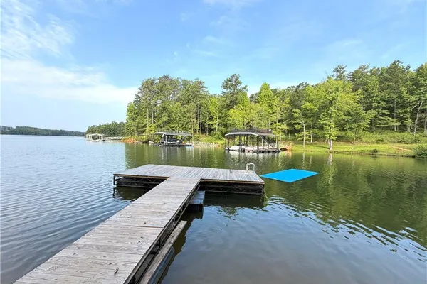 1 COLONIAL CLUB DR